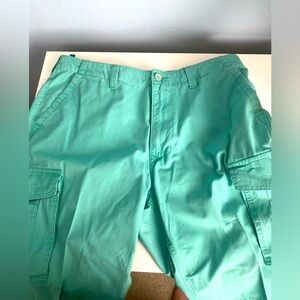 Green reprieve size 34 men’s shorts